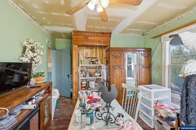 329 S 1st Av, Mill City, OR 97360 - Photo 28