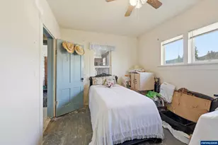 329 S 1st Ave, Mill City, OR 97360 - Photo 32