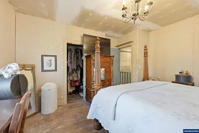 329 S 1st Av, Mill City, OR 97360 - Photo 26