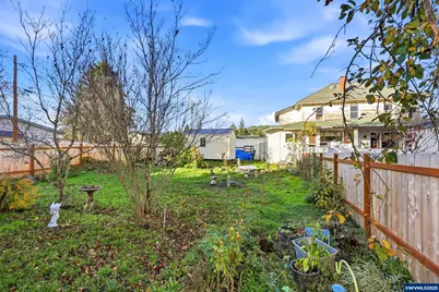 329 S 1st Av, Mill City, OR 97360 - Photo 40
