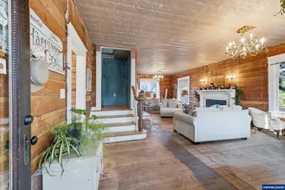 329 S 1st Av, Mill City, OR 97360 - Photo 8