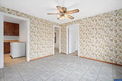 788 SW Cherry St, Dallas, OR 97338 - Photo 10