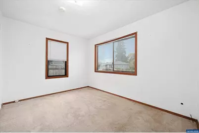 788 SW Cherry St, Dallas, OR 97338 - Photo 16