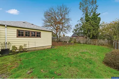 788 SW Cherry St, Dallas, OR 97338 - Photo 26