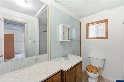 788 SW Cherry St, Dallas, OR 97338 - Photo 18