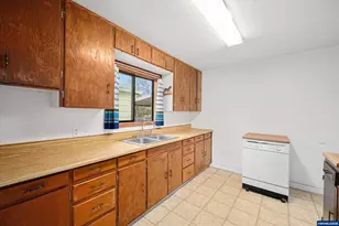 788 SW Cherry St, Dallas, OR 97338 - Photo 14