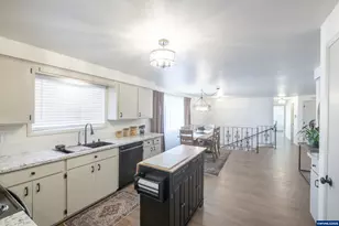 5015 Auburn Rd NE, Salem, OR 97317 - Photo 8