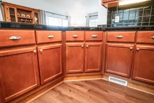 663 Royalty Cir NE, Salem, OR 97301 - Photo 16