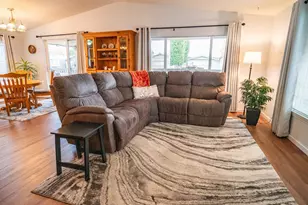 663 Royalty Cir NE, Salem, OR 97301 - Photo 8