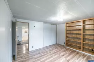 32300 Old Oak Dr, Tangent, OR 97389 - Photo 32