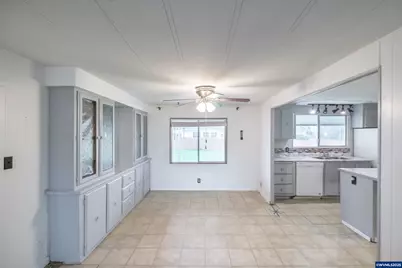 32300 Old Oak Dr, Tangent, OR 97389 - Photo 10
