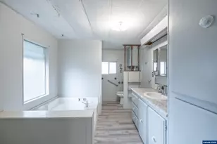 32300 Old Oak Dr, Tangent, OR 97389 - Photo 20