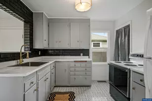 1885 Garfield St NE, Salem, OR 97301 - Photo 12