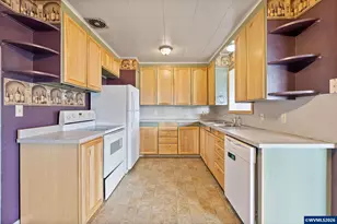 790 SE Garner St, Prineville, OR 97554 - Photo 4