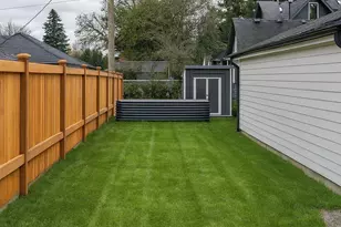 913 6th Ave, Sweet Home, OR 97386 - Photo 10
