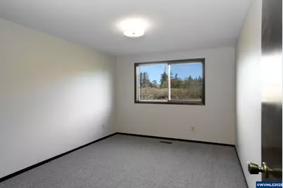 4904 Springhill Dr NW, Albany, OR 97321 - Photo 12