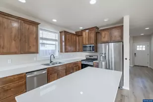 383 NW Denton Ave, Dallas, OR 97338 - Photo 12