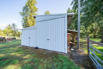 628 13th St, Lyons, OR 97358 - Photo 28