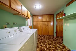 628 13th St, Lyons, OR 97358 - Photo 20