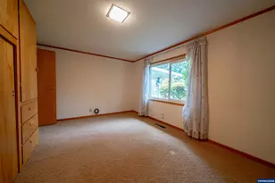 628 13th St, Lyons, OR 97358 - Photo 14