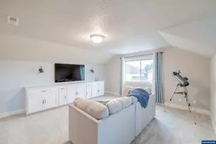 1024 Robbins Ct, Lebanon, OR 97355 - Photo 18