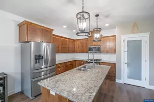 1024 Robbins Ct, Lebanon, OR 97355 - Photo 16