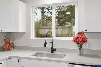 551 Riverview Dr NW, Salem, OR 97304 - Photo 14