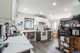 1060 15th St NE, Salem, OR 97301 - Photo 2