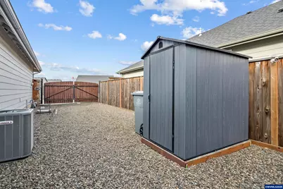 1871 SE Academy St, Dallas, OR 97338 - Photo 18