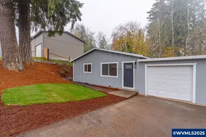 712 12th Av, Sweet Home, OR 97386 - Photo 2