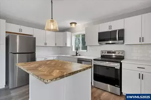 712 12th St, Sweet Home, OR 97386 - Photo 32