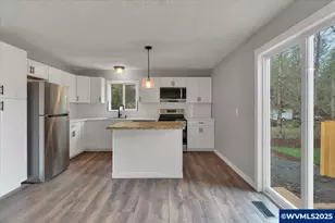 712 12th St, Sweet Home, OR 97386 - Photo 38