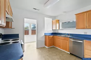 205 E Pine St, Lebanon, OR 97355 - Photo 16