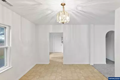 205 E Pine St, Lebanon, OR 97355 - Photo 12