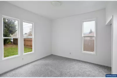 205 E Pine St, Lebanon, OR 97355 - Photo 24