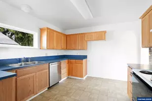 205 E Pine St, Lebanon, OR 97355 - Photo 14