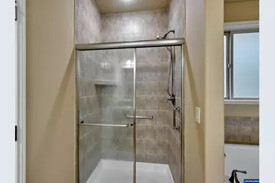 429 Turnberry Av, Woodburn, OR 97071 - Photo 18