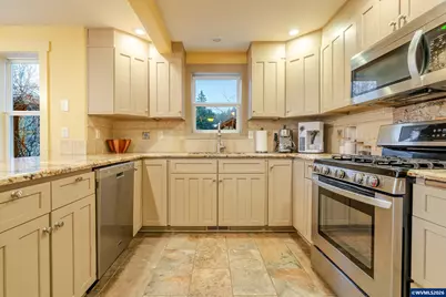 40759 McDowell Creek Dr, Lebanon, OR 97355 - Photo 12