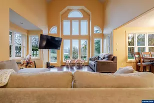 40759 McDowell Creek Dr, Lebanon, OR 97355 - Photo 6