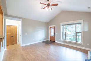 811 Northpoint Lp, Brownsville, OR 97327 - Photo 6