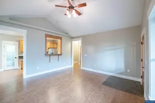 811 Northpoint Lp, Brownsville, OR 97327 - Photo 6