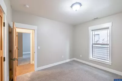 811 Northpoint Lp, Brownsville, OR 97327 - Photo 14