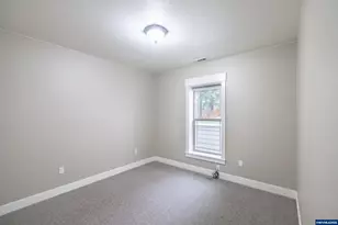 811 Northpoint Lp, Brownsville, OR 97327 - Photo 18