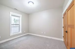 811 Northpoint Lp, Brownsville, OR 97327 - Photo 14