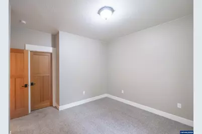 811 Northpoint Lp, Brownsville, OR 97327 - Photo 20