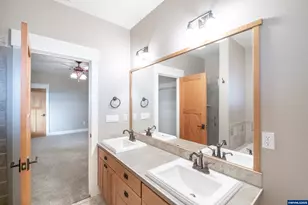 811 Northpoint Lp, Brownsville, OR 97327 - Photo 24