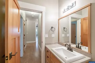 811 Northpoint Lp, Brownsville, OR 97327 - Photo 18