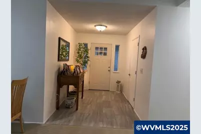 3235 Oakcrest Dr NW, Salem, OR 97304 - Photo 2