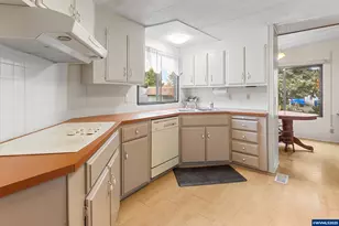 4915 Swegle Rd, Salem, OR 97301 - Photo 6