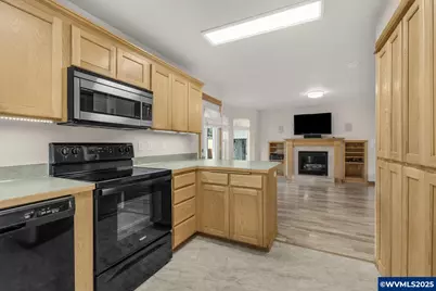 1061 Argon Av, Eugene, OR 97404 - Photo 10